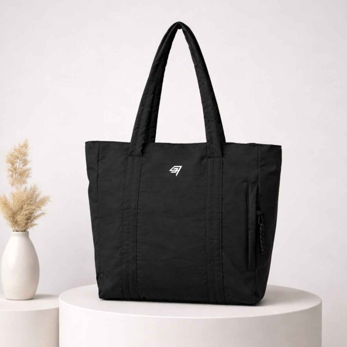 THR9VE CLOUD Tote Bag in black — display view