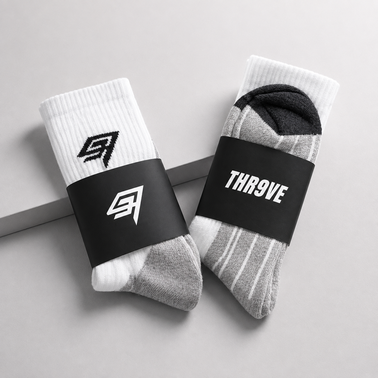 THR9VE PROCESS Performance Socks in white — unisex training socks, product photograph 1