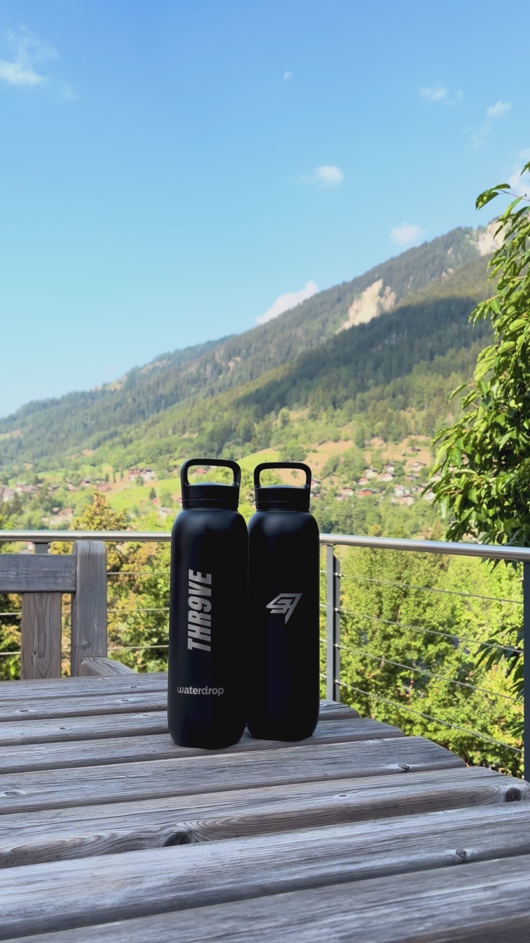 THR9VE INSULATE Steel Bottle 1000ml in matte black — insulated stainless steel bottle, product video